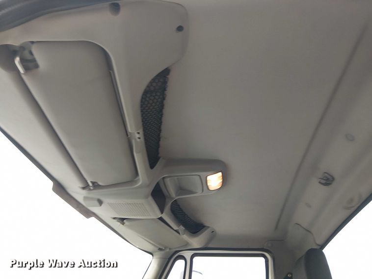 image for item EG1684 2013 International  4300M7 street sweeper truck