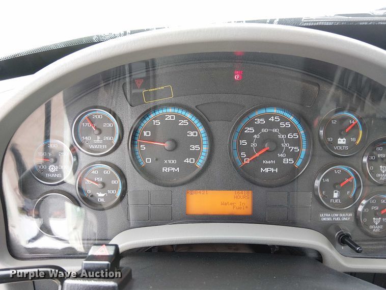 image for item EG1684 2013 International  4300M7 street sweeper truck