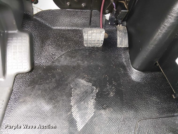 image for item EG1684 2013 International  4300M7 street sweeper truck