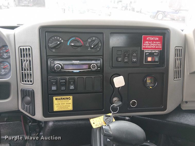 image for item EG1684 2013 International  4300M7 street sweeper truck