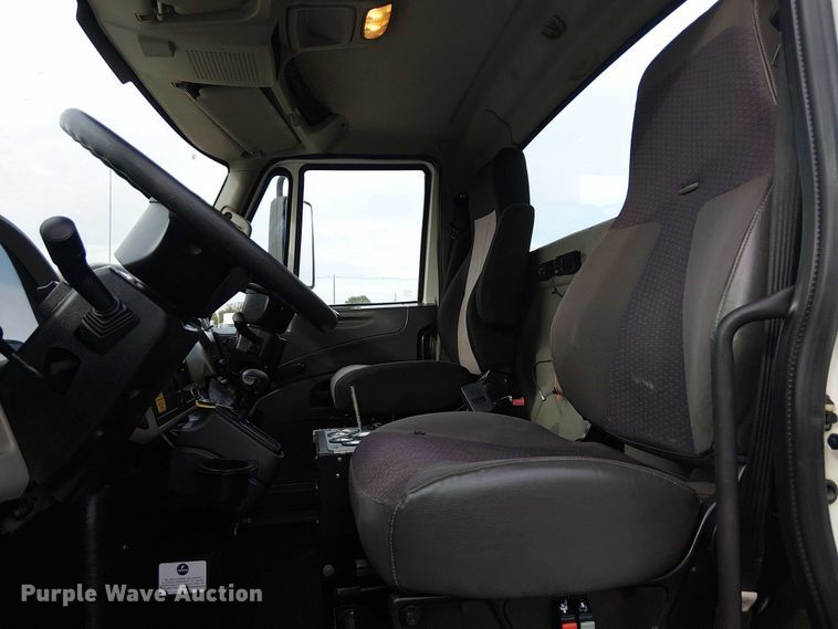 image for item EG1684 2013 International  4300M7 street sweeper truck