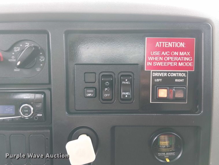 image for item EG1684 2013 International  4300M7 street sweeper truck