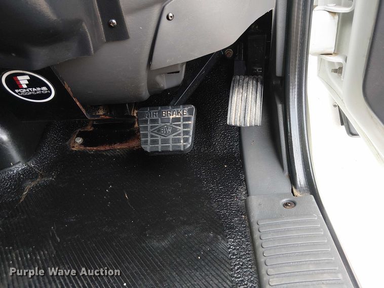 image for item EG1684 2013 International  4300M7 street sweeper truck