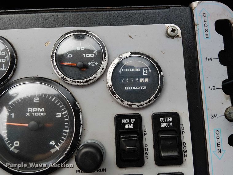 image for item EG1684 2013 International  4300M7 street sweeper truck