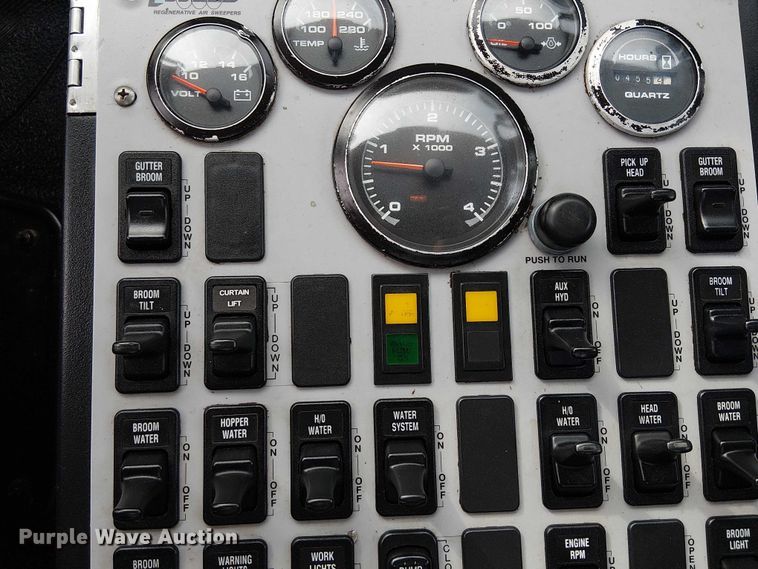 image for item EG1684 2013 International  4300M7 street sweeper truck