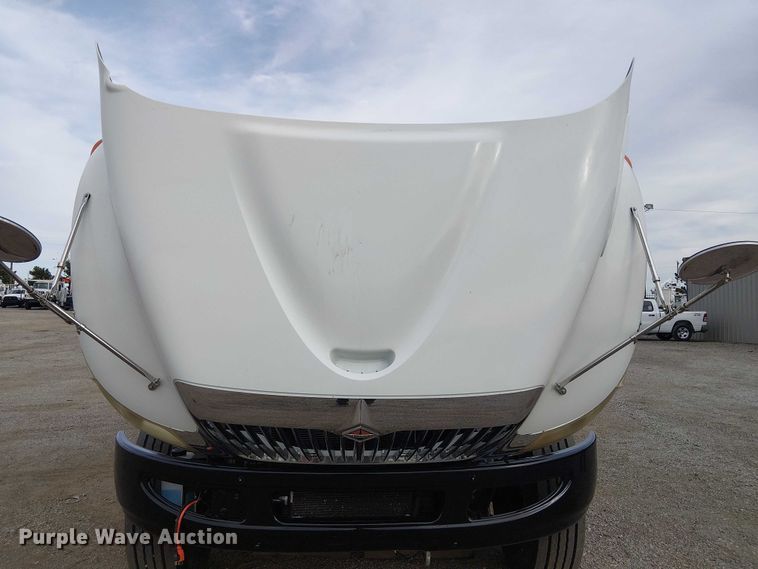 image for item EG1684 2013 International  4300M7 street sweeper truck