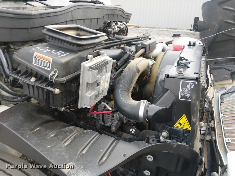 image for item EG1684 2013 International  4300M7 street sweeper truck