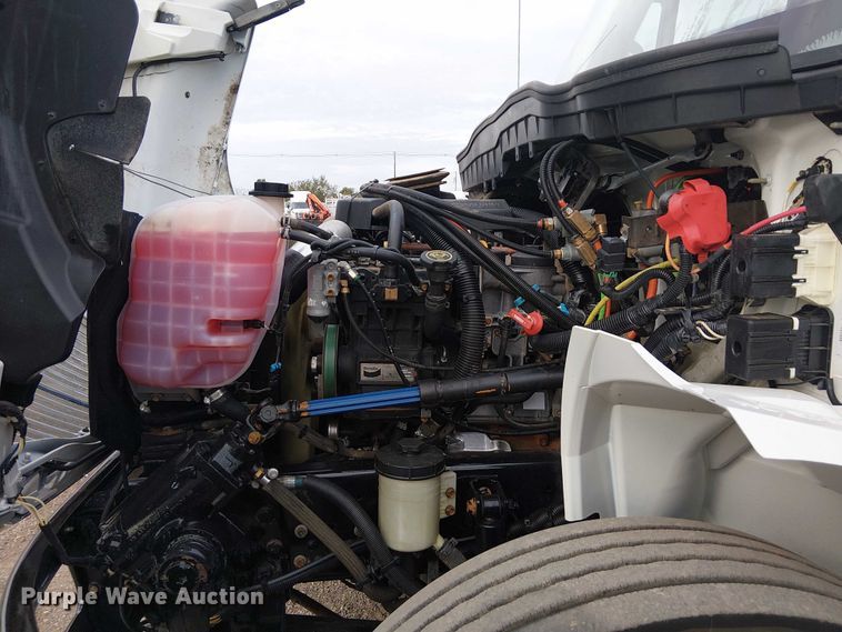 image for item EG1684 2013 International  4300M7 street sweeper truck