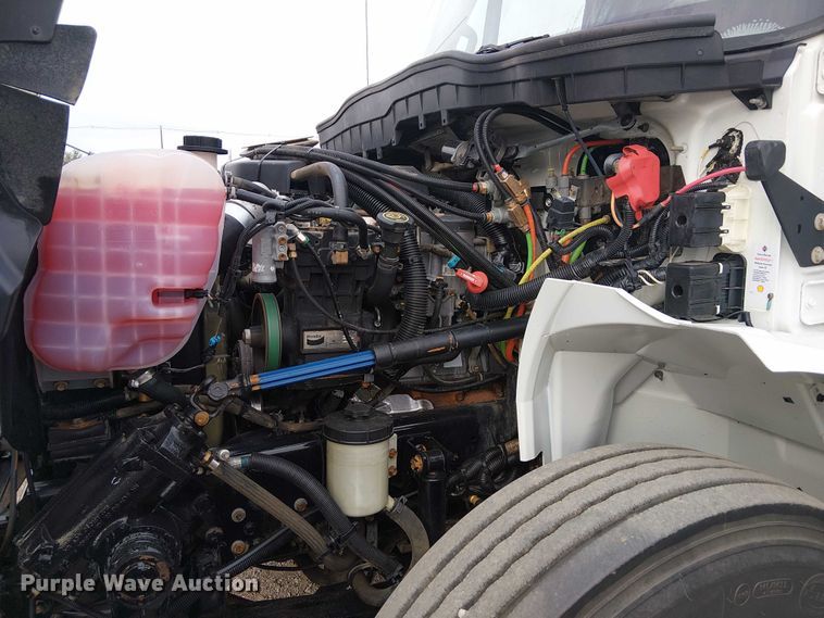 image for item EG1684 2013 International  4300M7 street sweeper truck