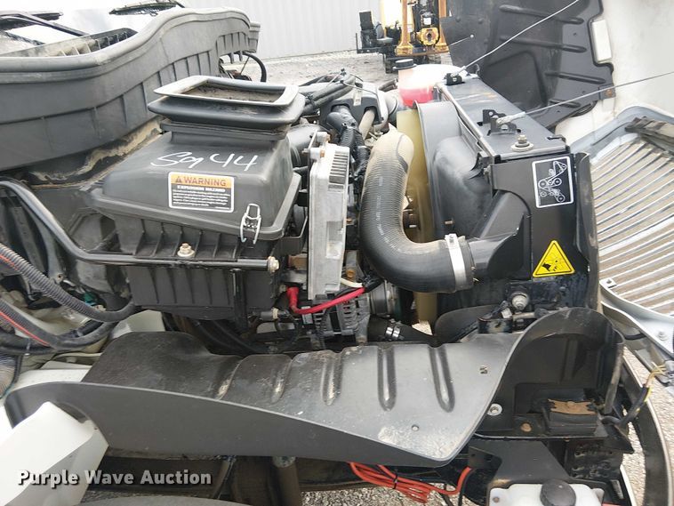 image for item EG1684 2013 International  4300M7 street sweeper truck