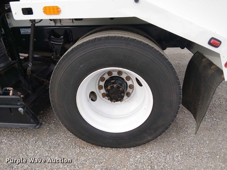 image for item EG1684 2013 International  4300M7 street sweeper truck