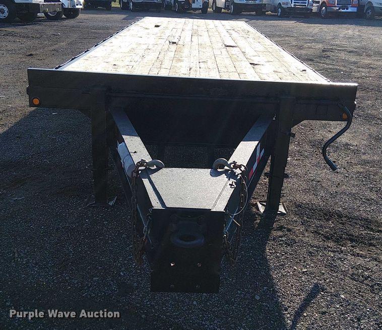 image for item EG1691 2004 May Trailer Mfg. LLC flatbed trailer