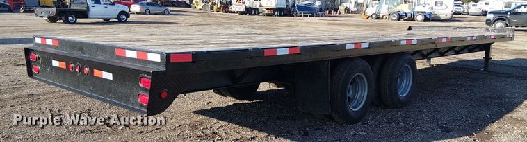 image for item EG1691 2004 May Trailer Mfg. LLC flatbed trailer
