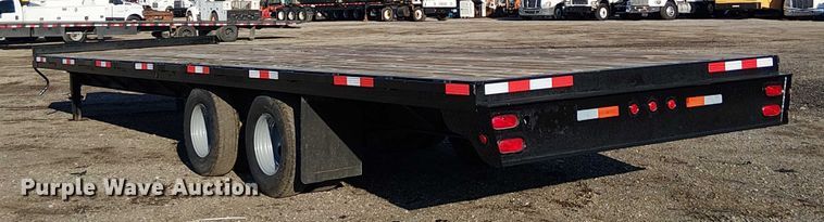 image for item EG1691 2004 May Trailer Mfg. LLC flatbed trailer