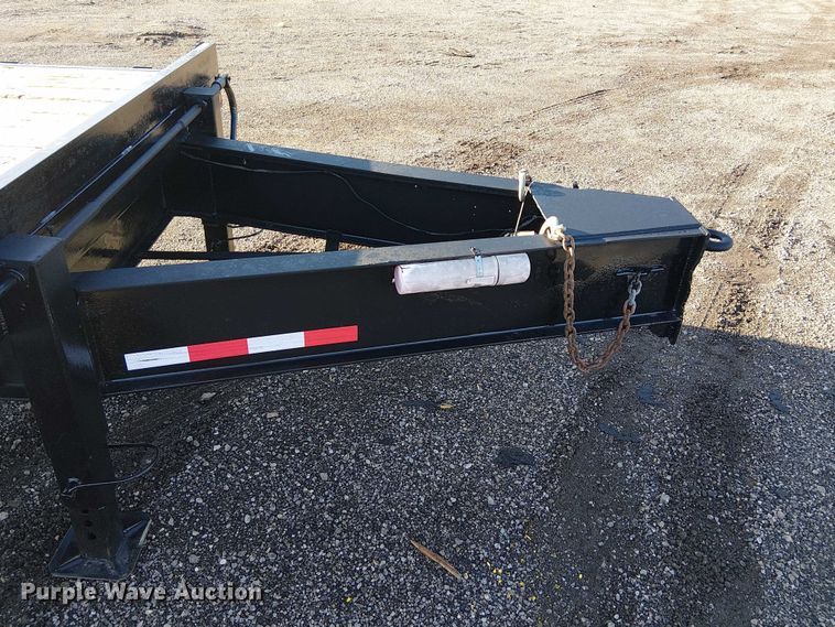 image for item EG1691 2004 May Trailer Mfg. LLC flatbed trailer