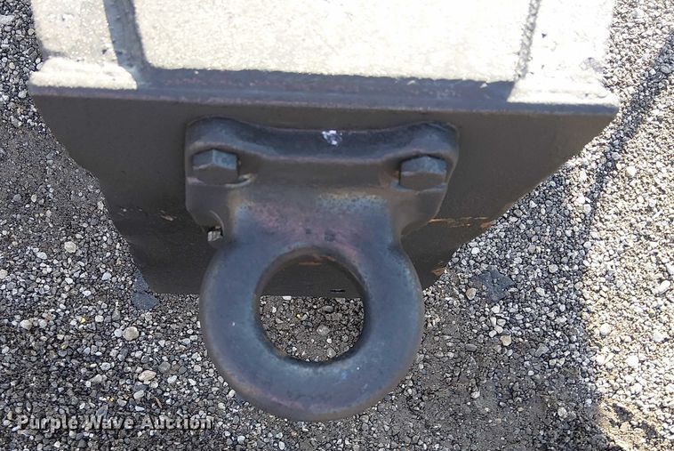 image for item EG1691 2004 May Trailer Mfg. LLC flatbed trailer