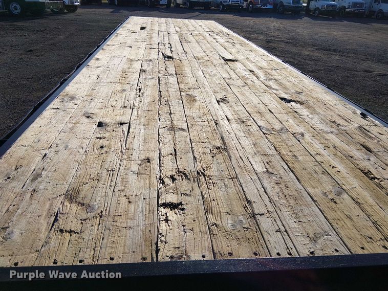 image for item EG1691 2004 May Trailer Mfg. LLC flatbed trailer