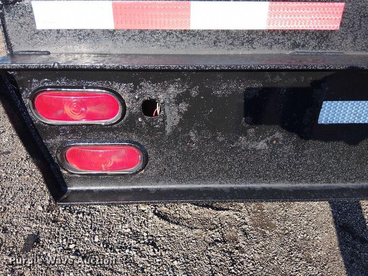 image for item EG1691 2004 May Trailer Mfg. LLC flatbed trailer