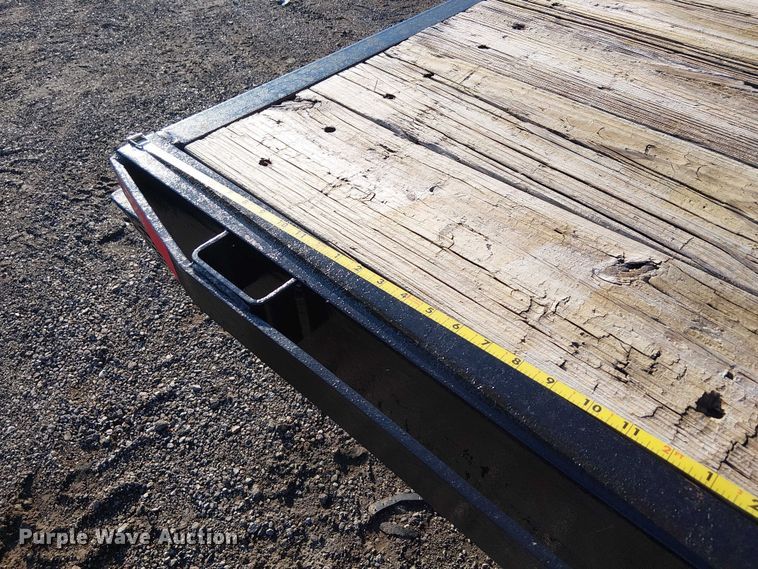 image for item EG1691 2004 May Trailer Mfg. LLC flatbed trailer