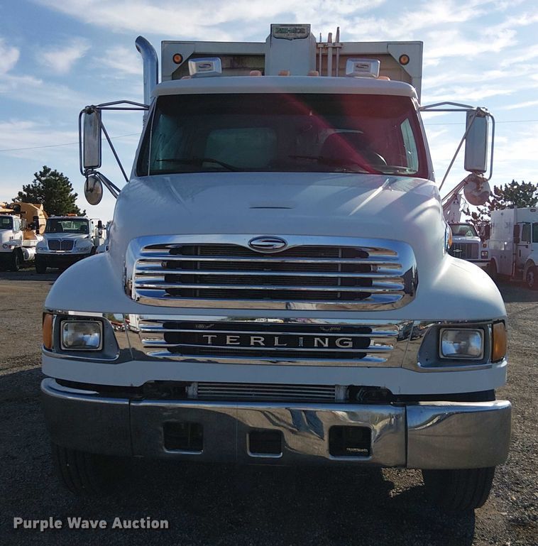 image for item EG1692 2005 Sterling  Acterra refuse truck