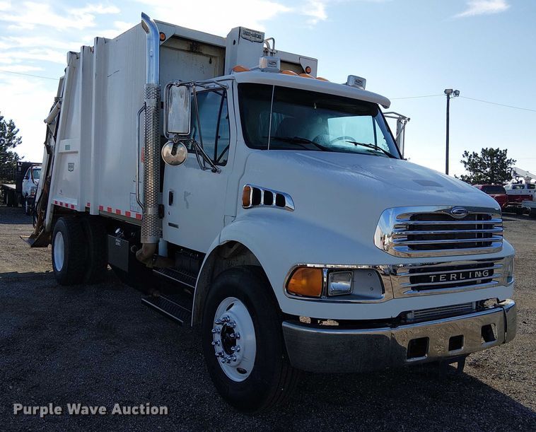 image for item EG1692 2005 Sterling  Acterra refuse truck