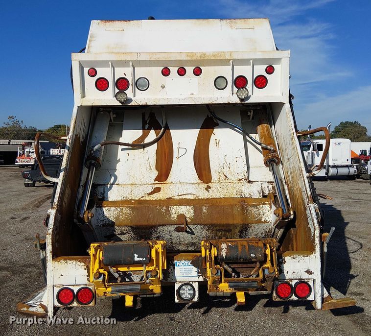 image for item EG1692 2005 Sterling  Acterra refuse truck