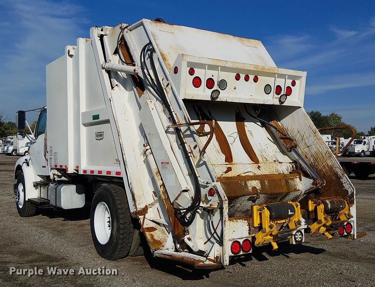 image for item EG1692 2005 Sterling  Acterra refuse truck