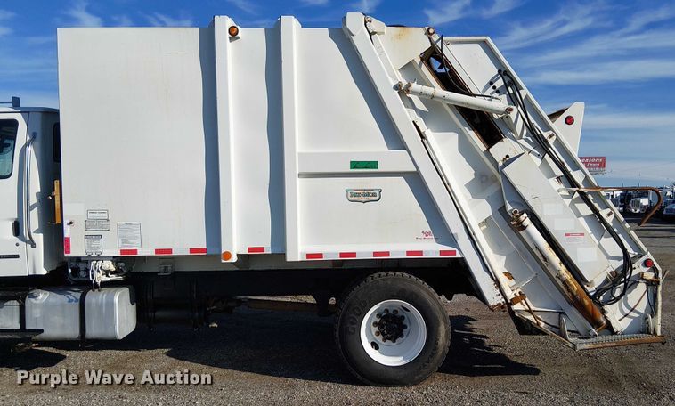 image for item EG1692 2005 Sterling  Acterra refuse truck