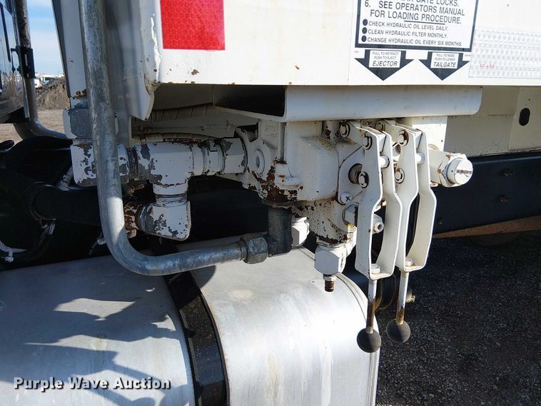 image for item EG1692 2005 Sterling  Acterra refuse truck