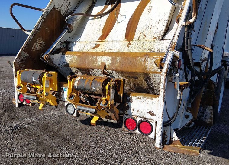 image for item EG1692 2005 Sterling  Acterra refuse truck