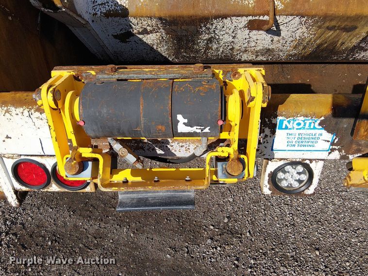 image for item EG1692 2005 Sterling  Acterra refuse truck