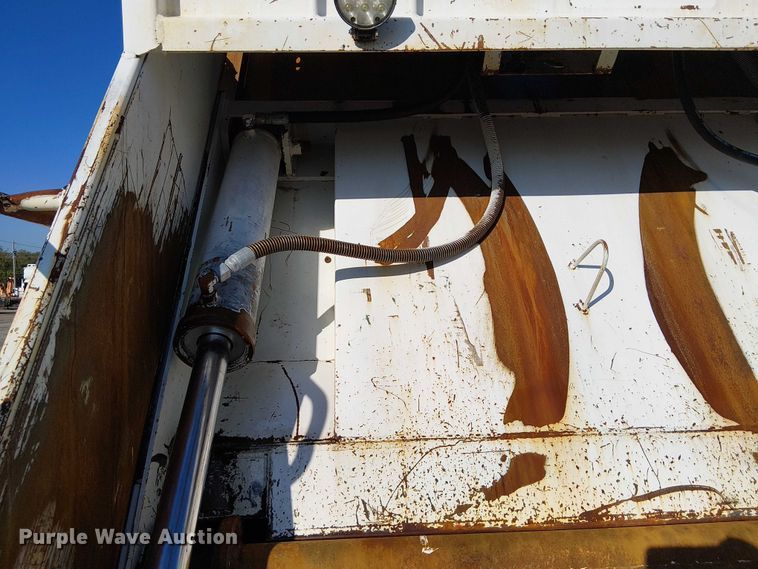 image for item EG1692 2005 Sterling  Acterra refuse truck