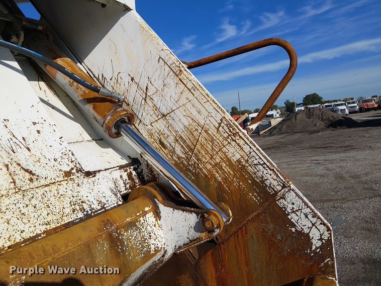 image for item EG1692 2005 Sterling  Acterra refuse truck