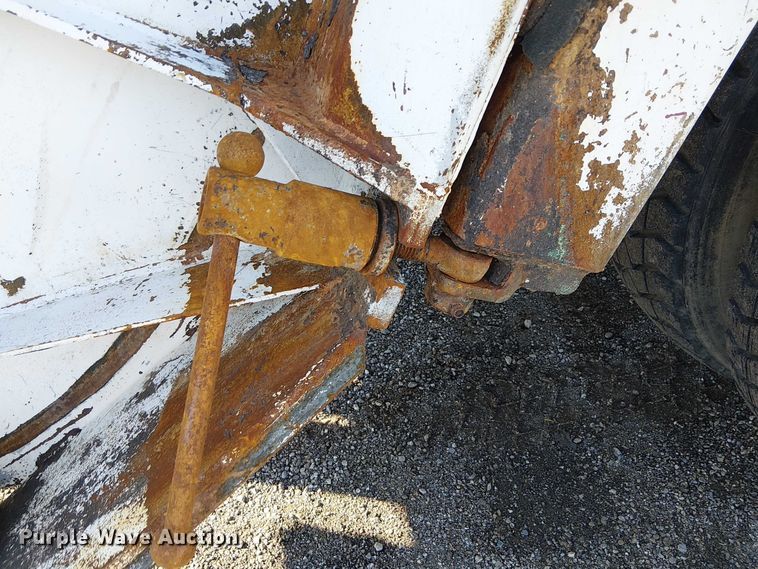 image for item EG1692 2005 Sterling  Acterra refuse truck