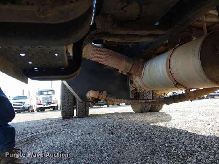 image for item EG1692 2005 Sterling  Acterra refuse truck