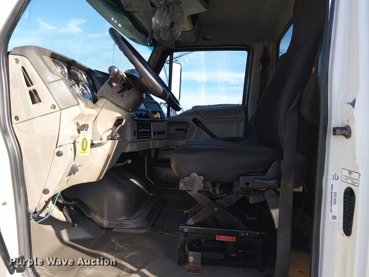 image for item EG1692 2005 Sterling  Acterra refuse truck