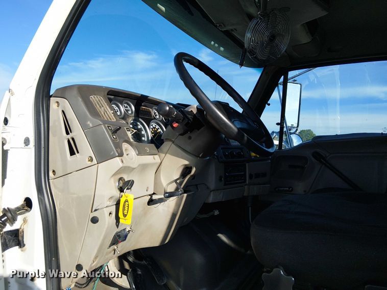 image for item EG1692 2005 Sterling  Acterra refuse truck