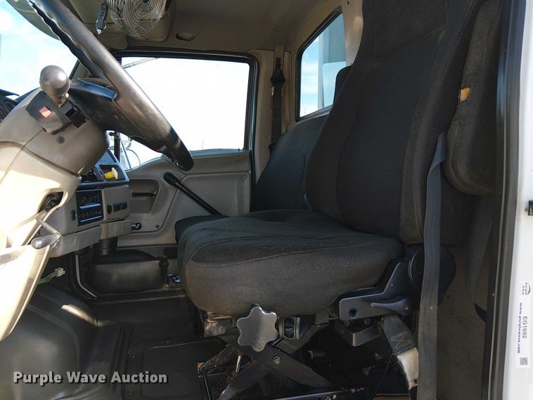 image for item EG1692 2005 Sterling  Acterra refuse truck