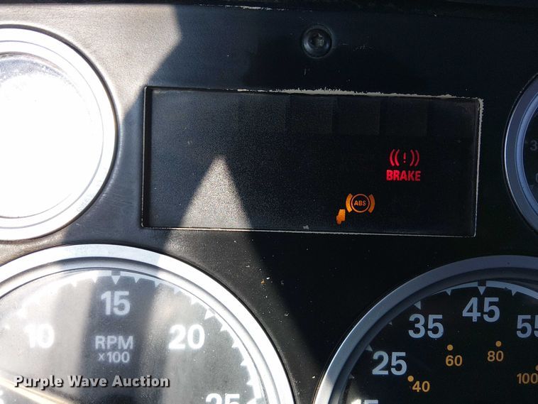 image for item EG1692 2005 Sterling  Acterra refuse truck