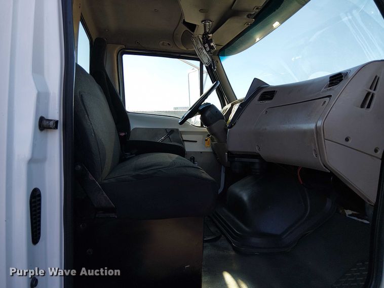 image for item EG1692 2005 Sterling  Acterra refuse truck