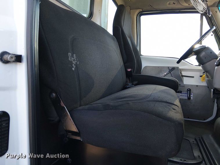 image for item EG1692 2005 Sterling  Acterra refuse truck