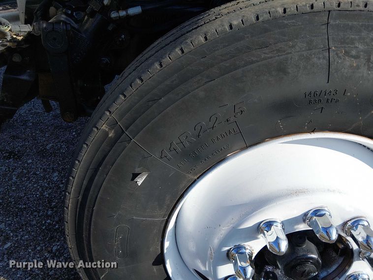 image for item EG1692 2005 Sterling  Acterra refuse truck