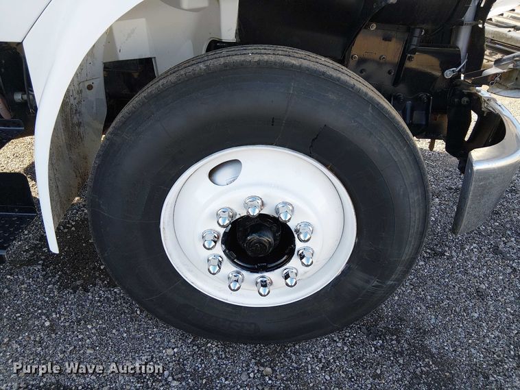 image for item EG1692 2005 Sterling  Acterra refuse truck