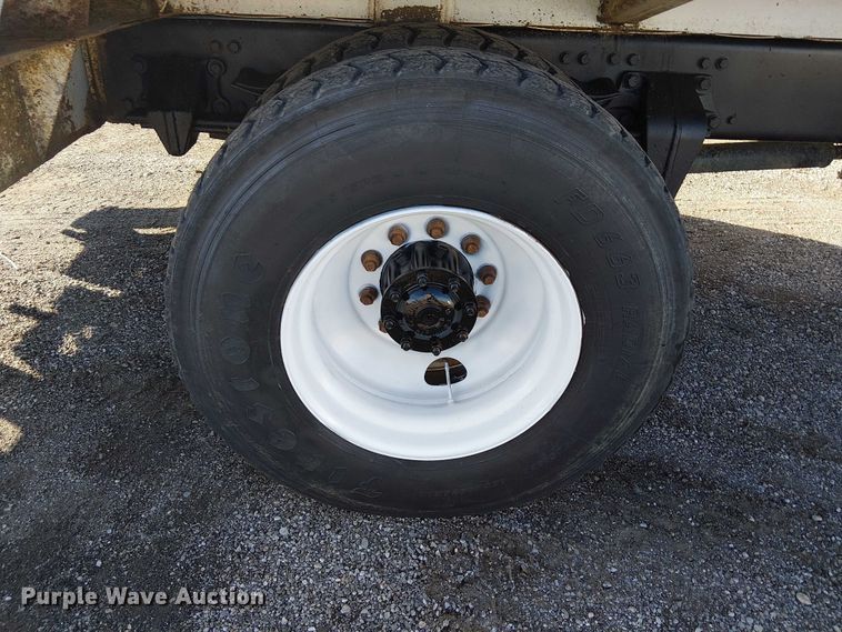 image for item EG1692 2005 Sterling  Acterra refuse truck