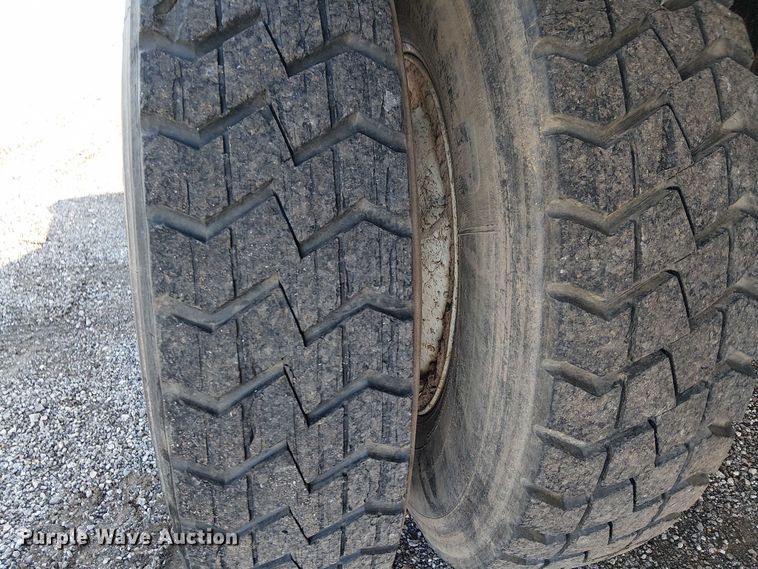 image for item EG1692 2005 Sterling  Acterra refuse truck