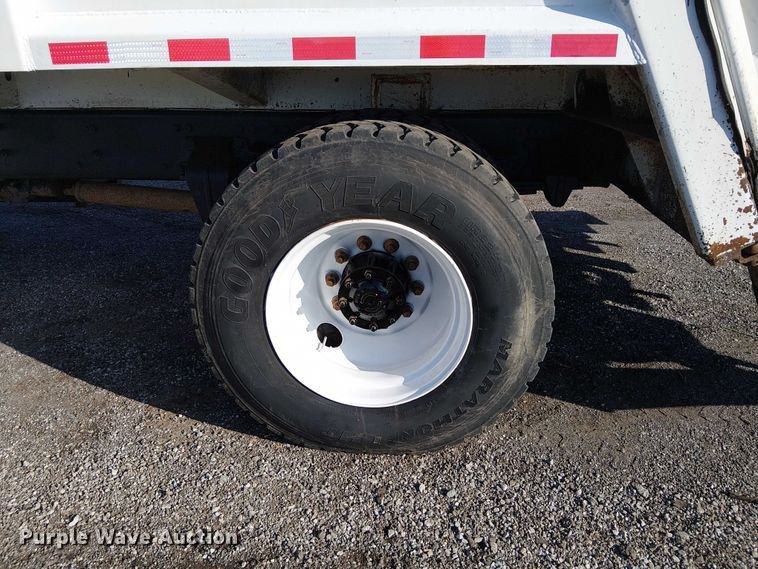 image for item EG1692 2005 Sterling  Acterra refuse truck