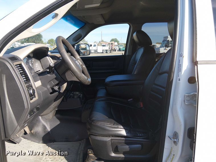 image for item EG1693 2012 Dodge Ram 3500 flatbed truck