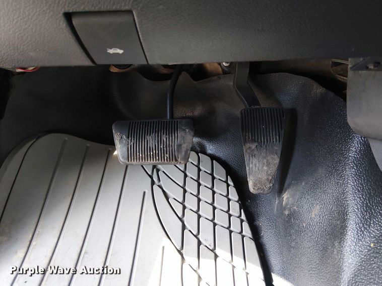 image for item EG1693 2012 Dodge Ram 3500 flatbed truck