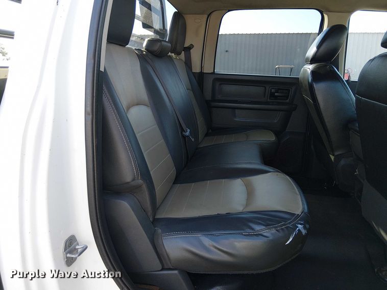 image for item EG1693 2012 Dodge Ram 3500 flatbed truck