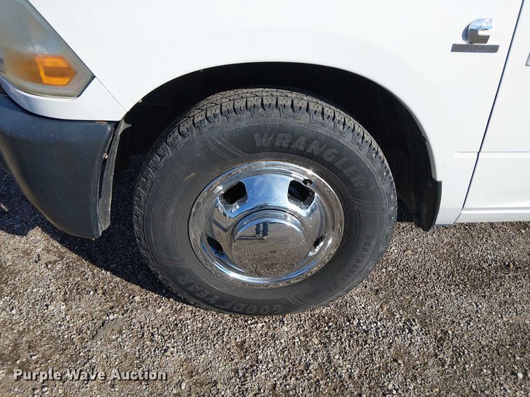 image for item EG1693 2012 Dodge Ram 3500 flatbed truck